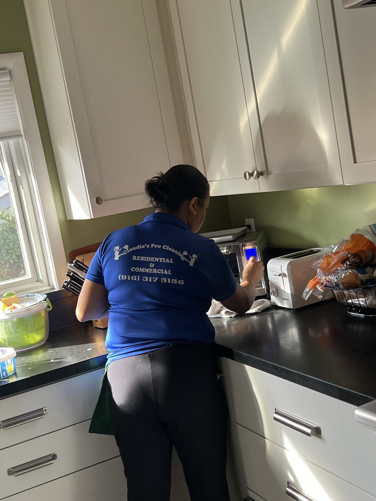 Deep Cleaning Service In Elmhurst Sacramento CA Kitchen Cleaning By Claudia's Pro Cleaning