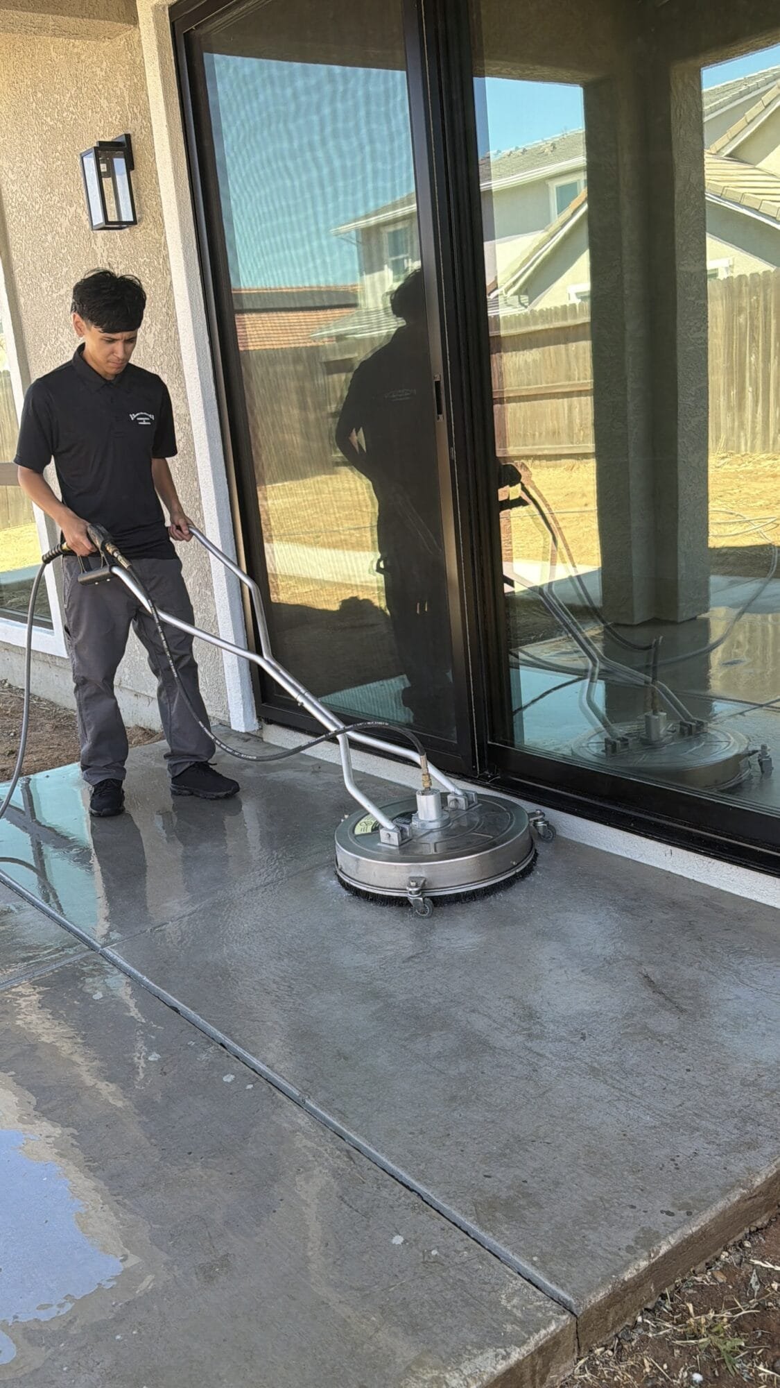 Professional post-construction window cleaning in Arden Park, CA by Claudia's Pro Cleaning Corp